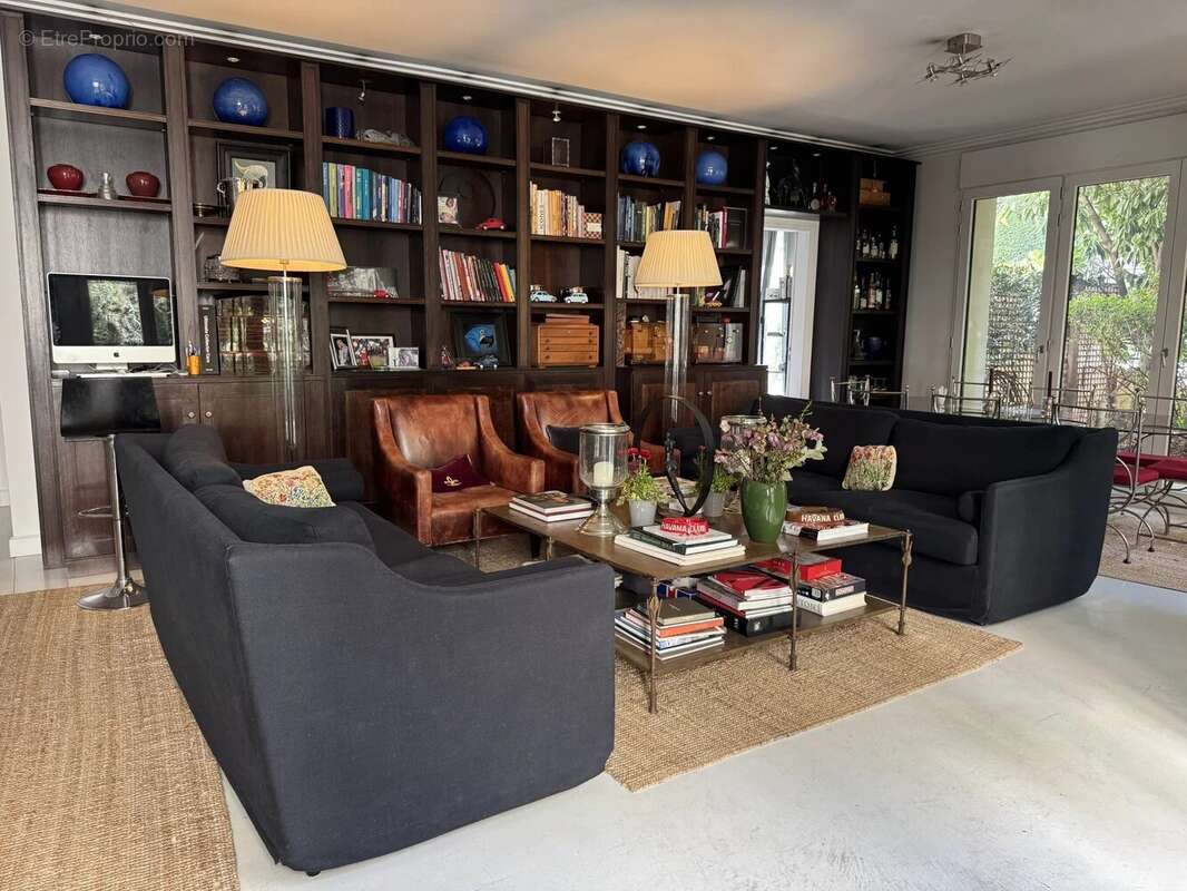 Appartement à NEUILLY-SUR-SEINE