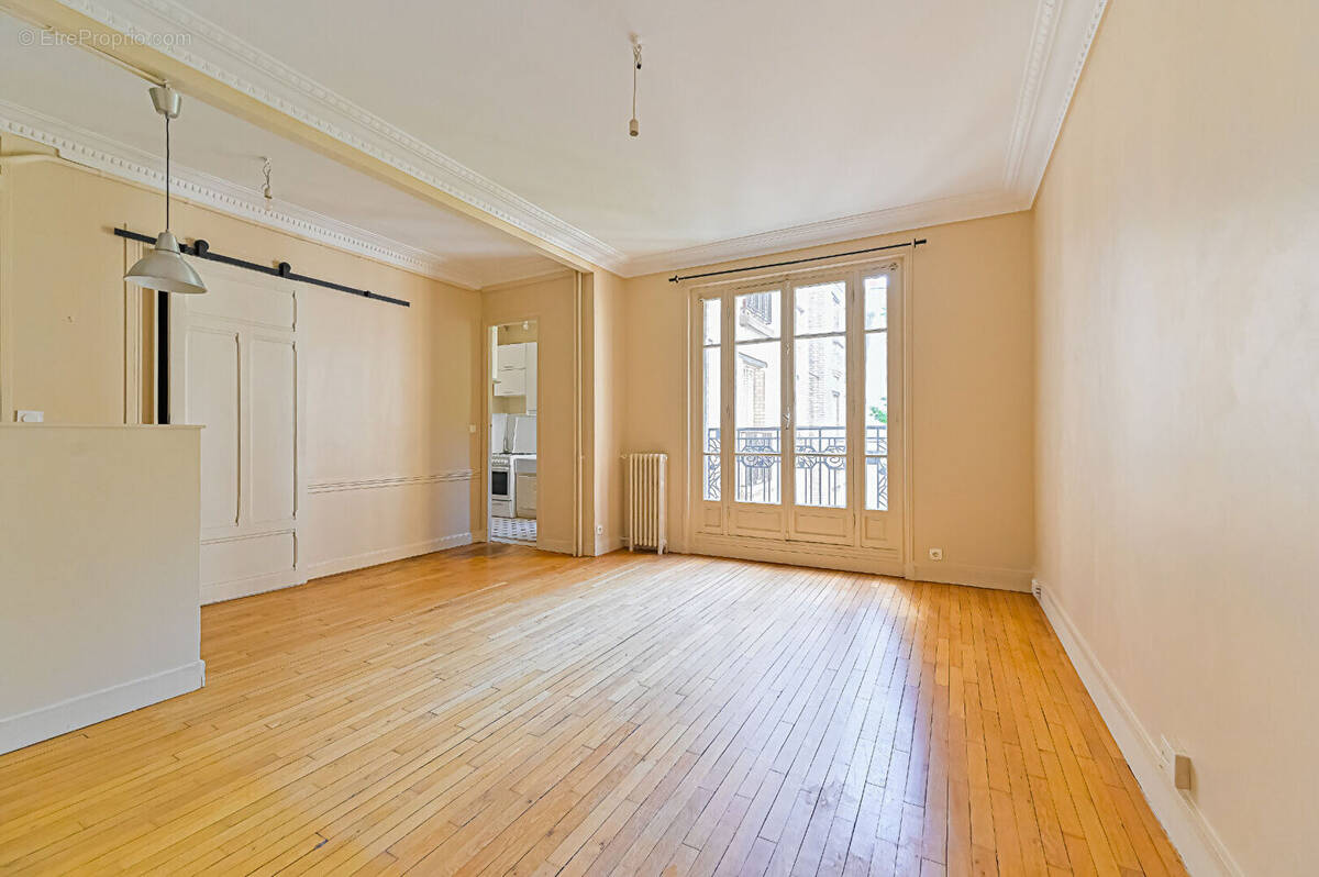 Appartement à PARIS-18E