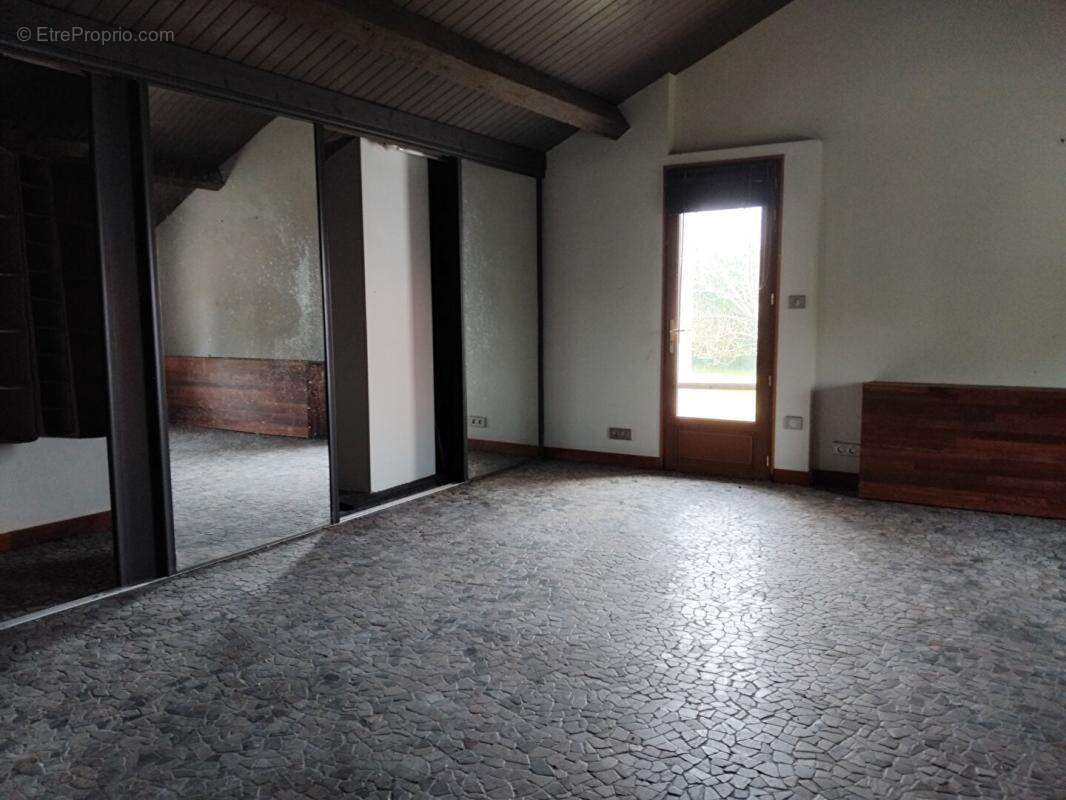 Maison à SAINT-CHRISTOLY-MEDOC