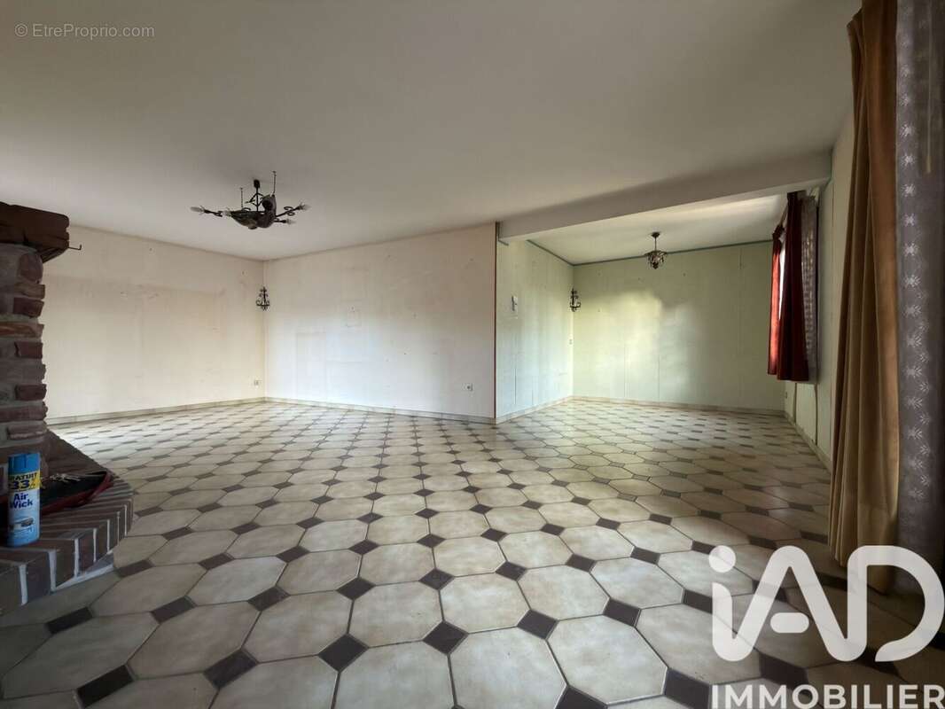 Photo 2 - Maison à SERGINES