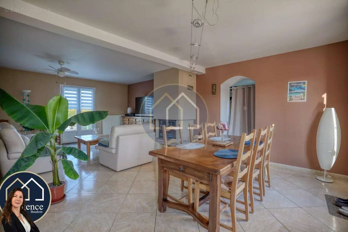 Maison à SAINTE-GEMME-MORONVAL