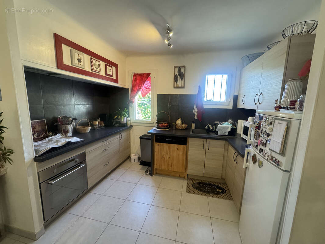 Maison avec fort potentiel sur 2 133 m2 de terrain constructible et divisible - photo 4