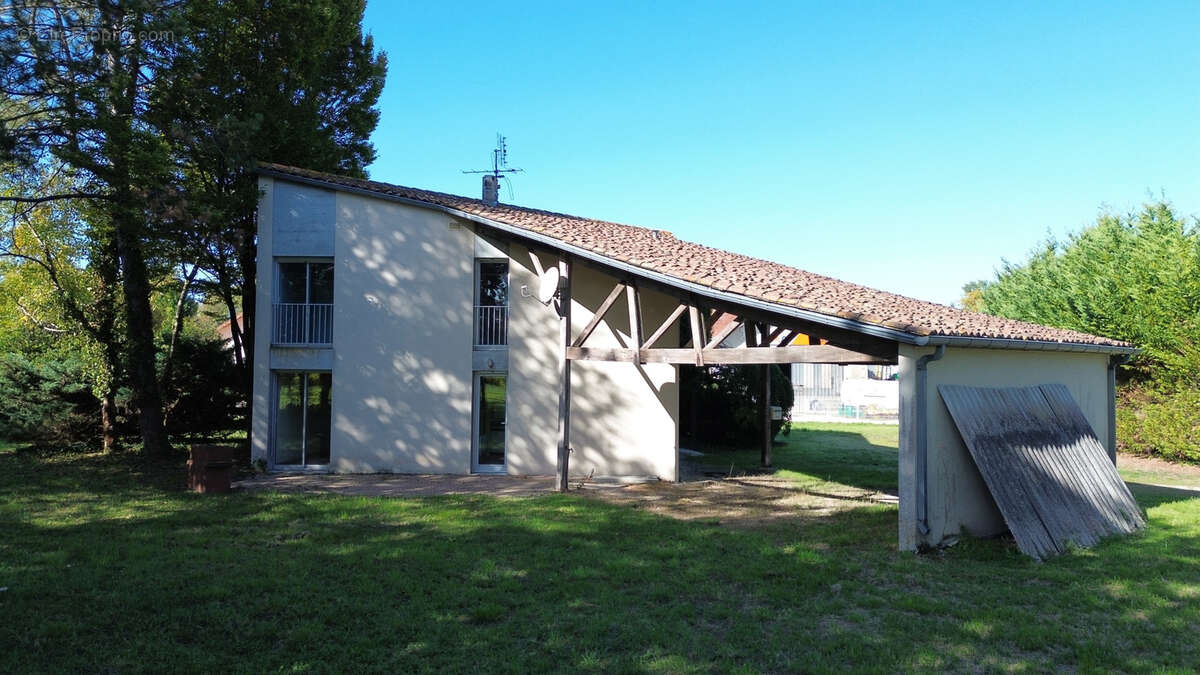 Maison à BRIE-SOUS-ARCHIAC