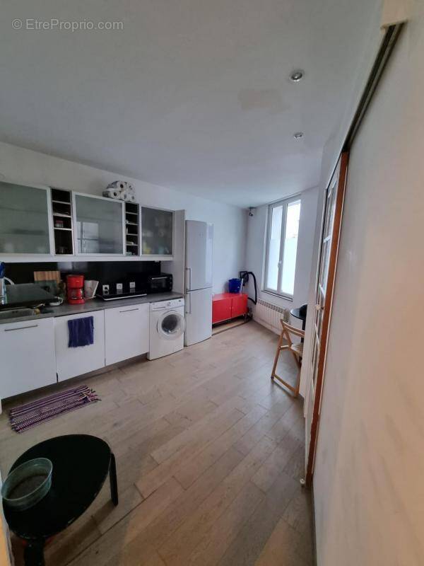 Appartement à LES LILAS
