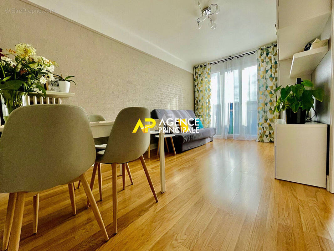 Appartement à SARTROUVILLE