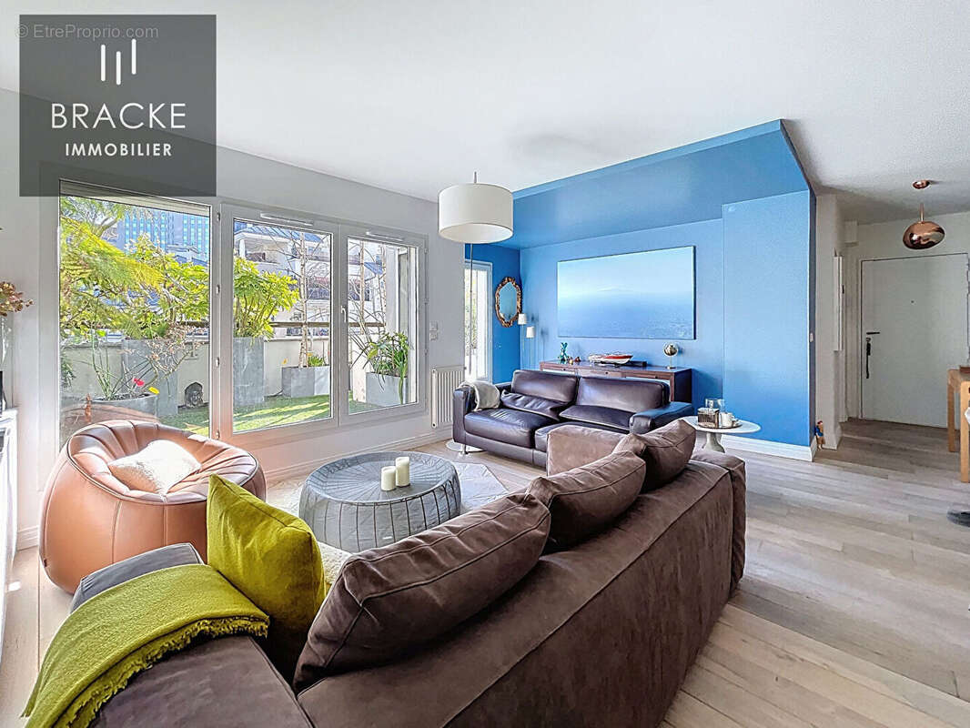 Appartement à COURBEVOIE