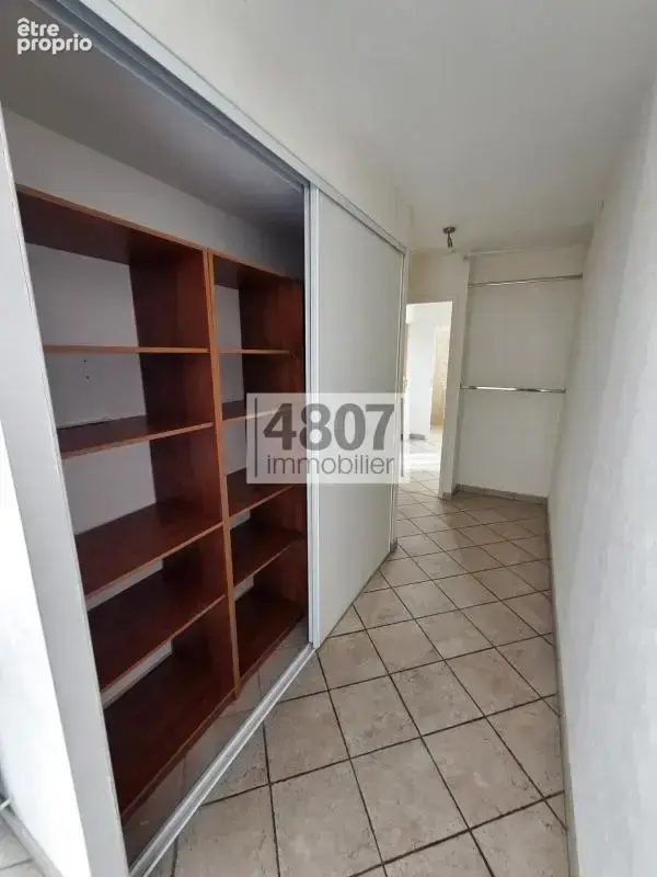 VETRTAZ-MONTHOUX - T3 avec cave et garage - photo 8