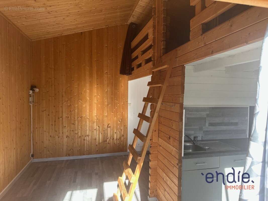 Maison à VERNET-LA-VARENNE