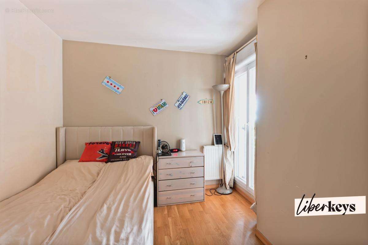Appartement à COURBEVOIE