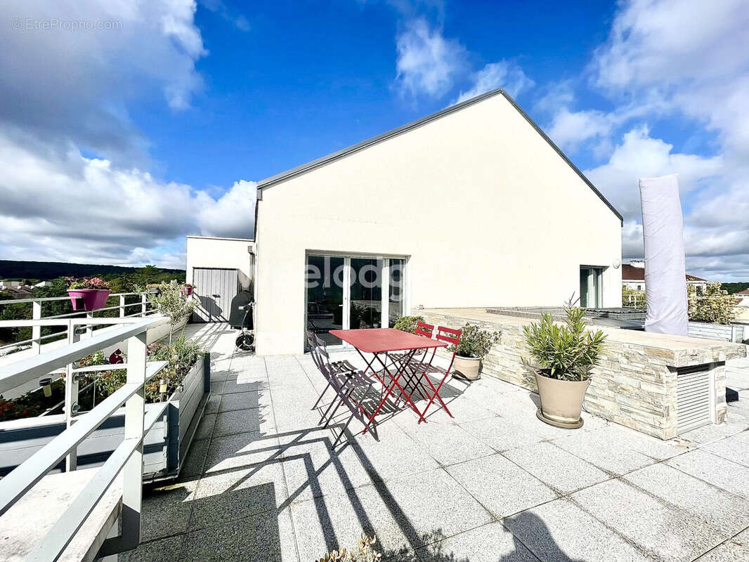 Appartement à JOUY-LE-MOUTIER