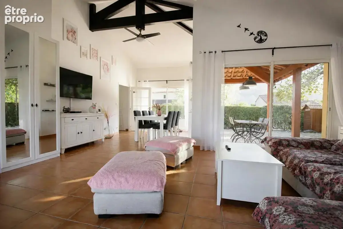 Maison de 6 pièces de 130 m² à Vallon-Pont-d'Arc - photo 5