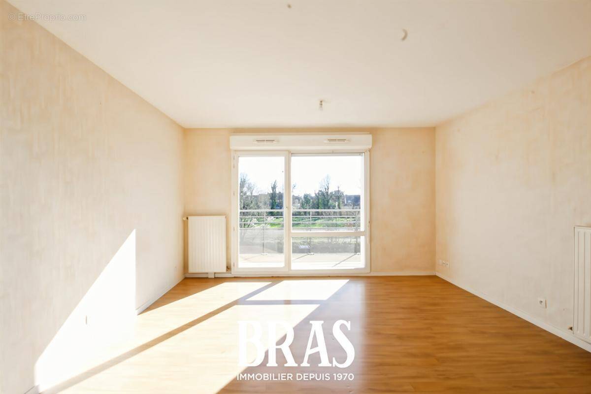 Appartement à SENE