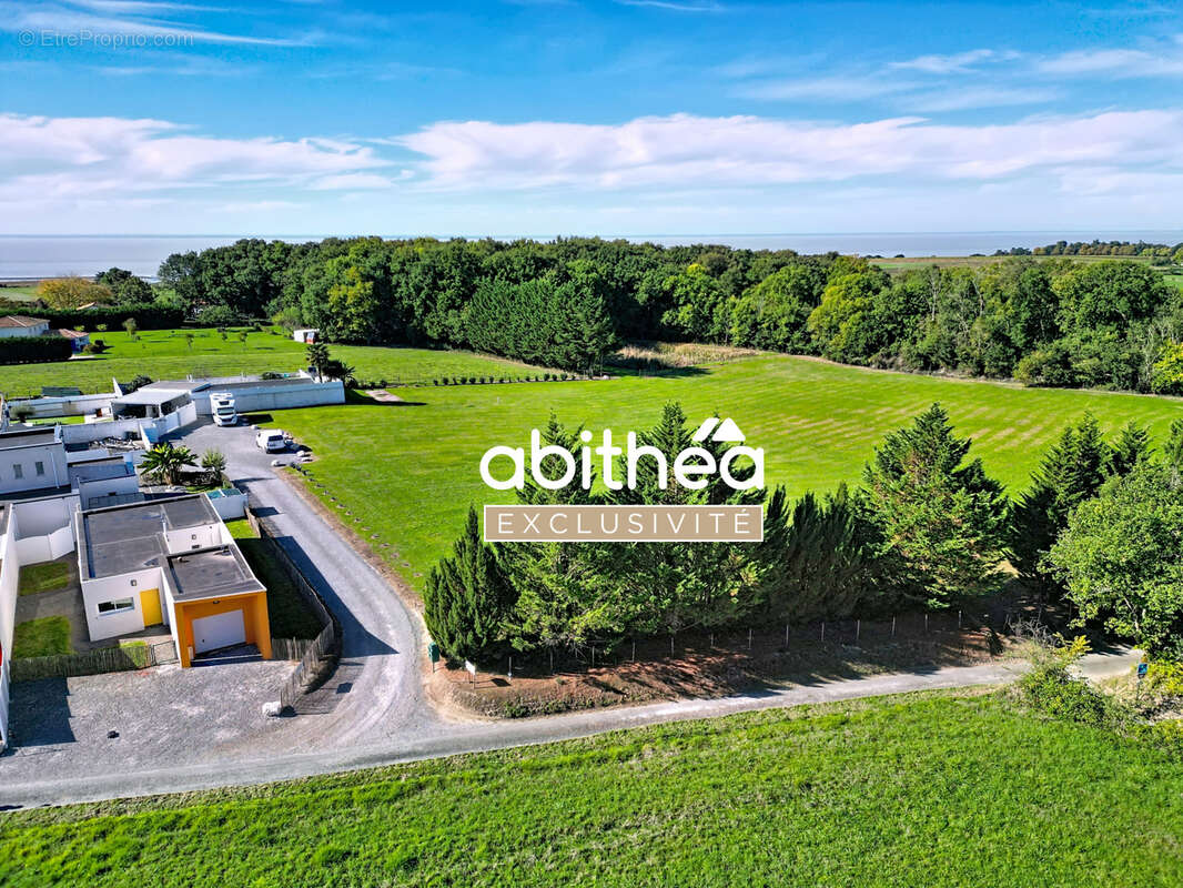 Maison à CHENAC-SAINT-SEURIN-D&#039;UZET