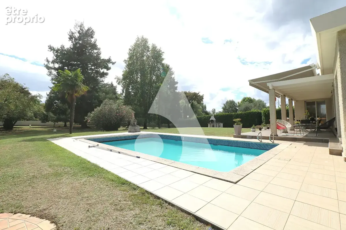 Maison d'architecte avec piscine 9 pièces 232.74 m² - photo 3