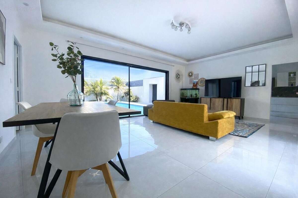 Photo 2 - Maison à LA ROCHELLE