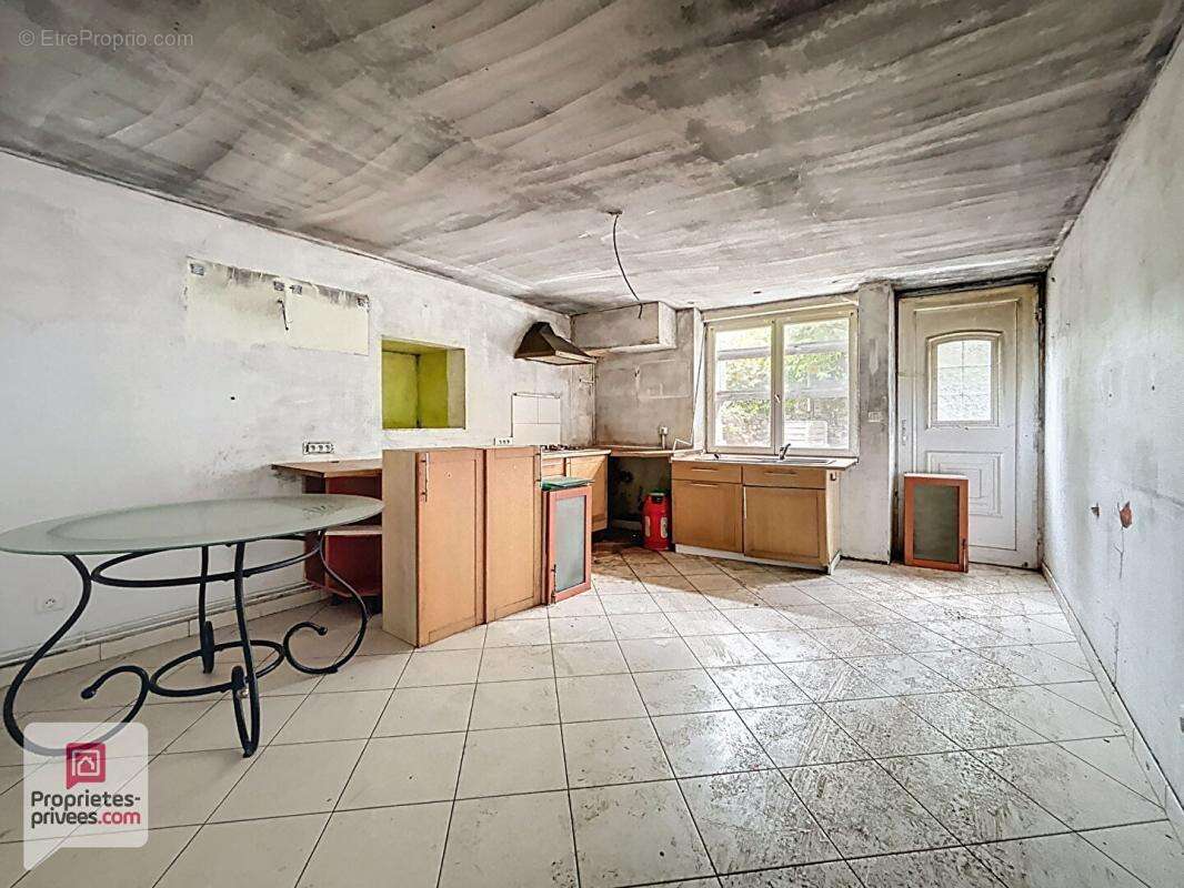 Maison à LAITRE-SOUS-AMANCE