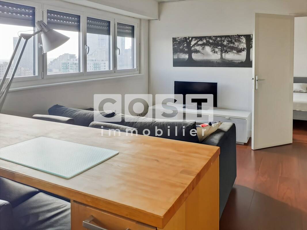 Appartement à COURBEVOIE