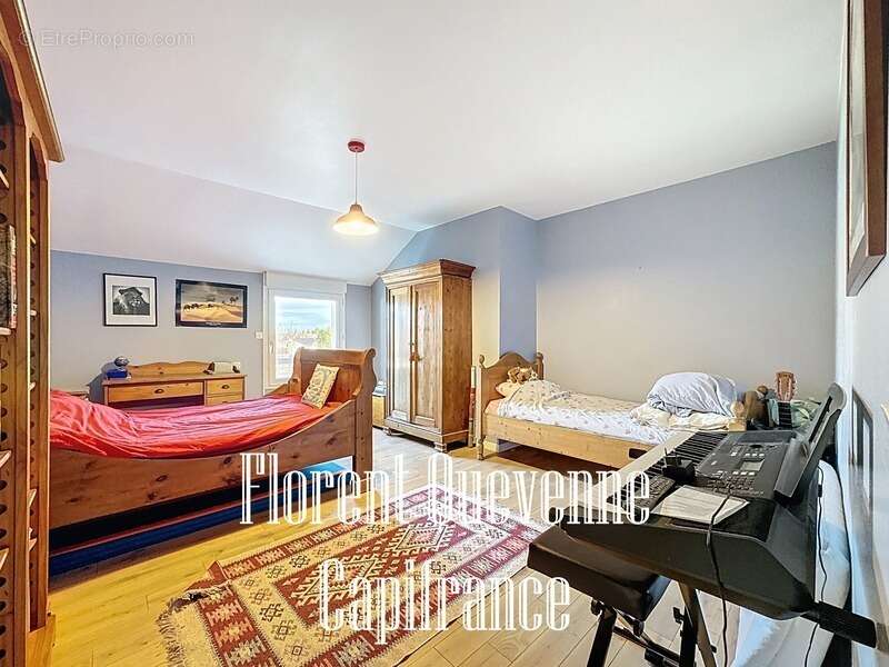 Maison à MERY-CORBON