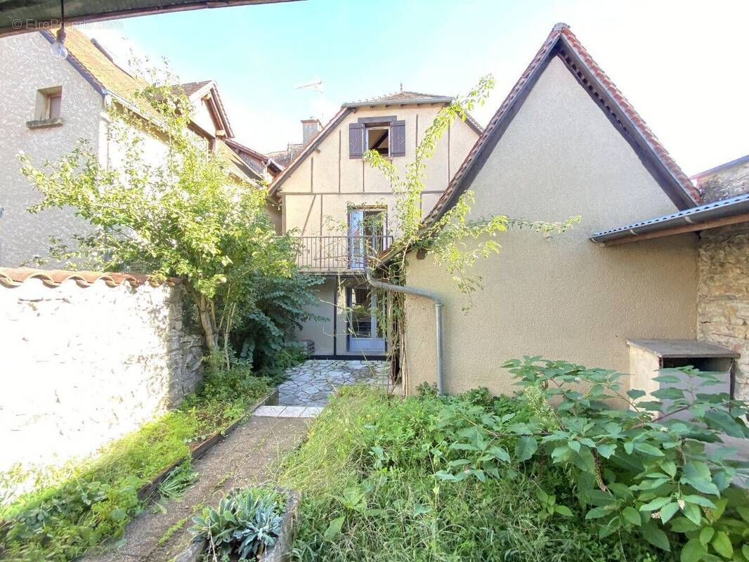 Maison à BRETENOUX