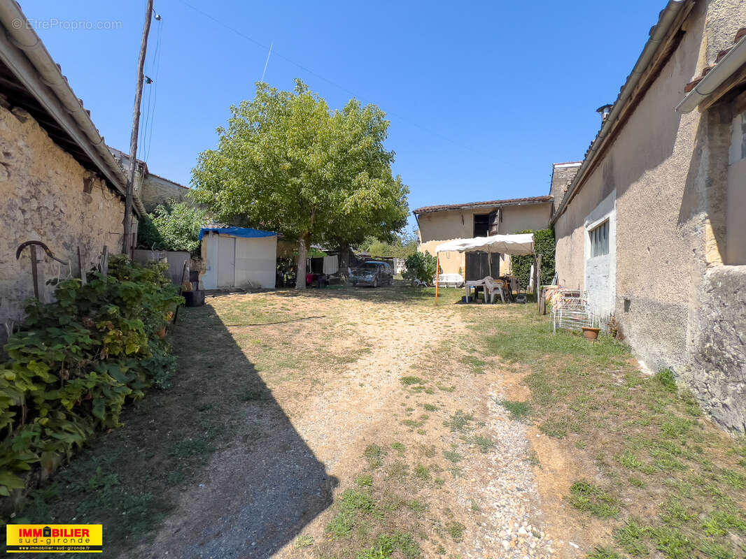 Maison à ILLATS
