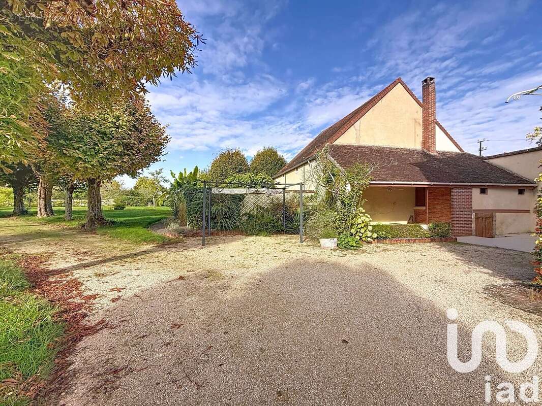 Photo 4 - Maison à HERY