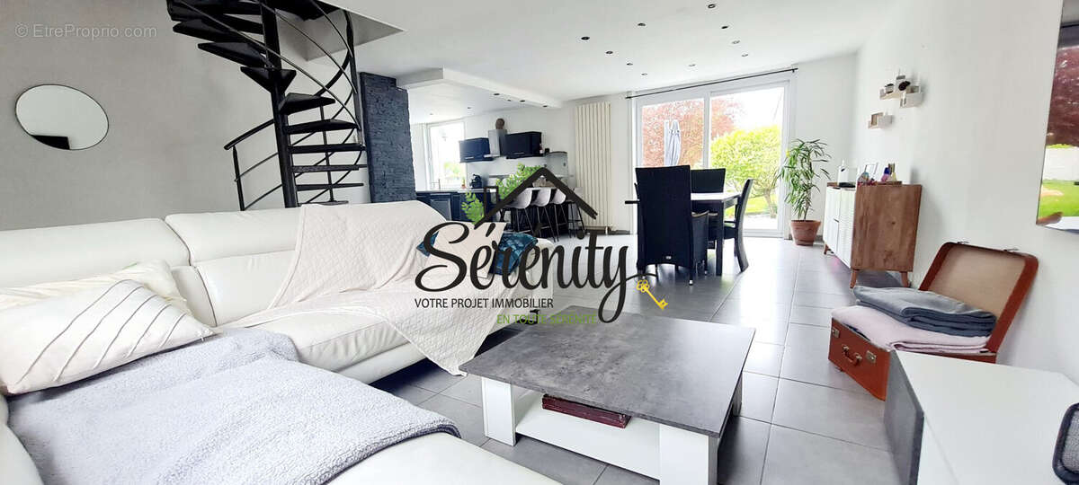 Maison à FRESNES-LES-MONTAUBAN