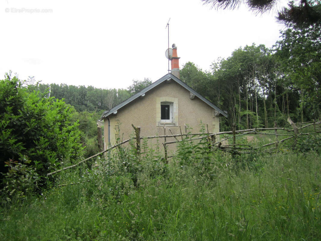 Maison à NEUVILLE-SUR-BRENNE