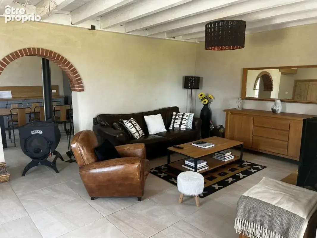 Magnifique corps de ferme en pisé rénové de 224 m² habitables sur 2 153 m² de terrain - photo 11