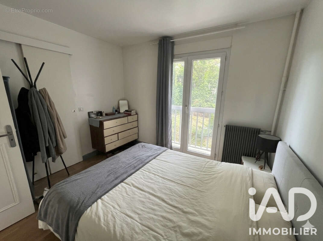 Photo 2 - Appartement à COURBEVOIE