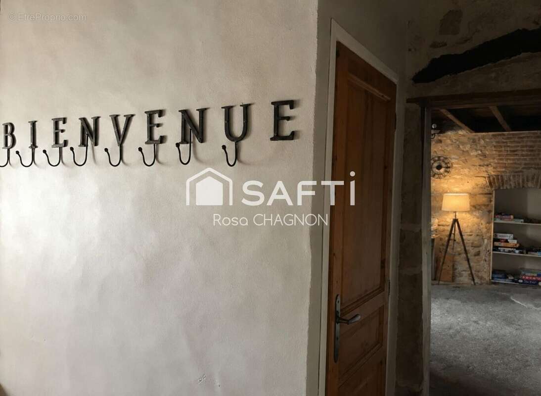 Maison 296 m² à La Caillere-Saint-Hilaire  - photo 7
