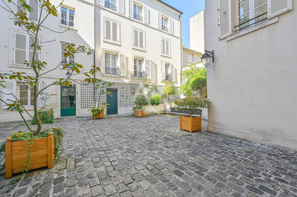 Parking à PARIS-7E