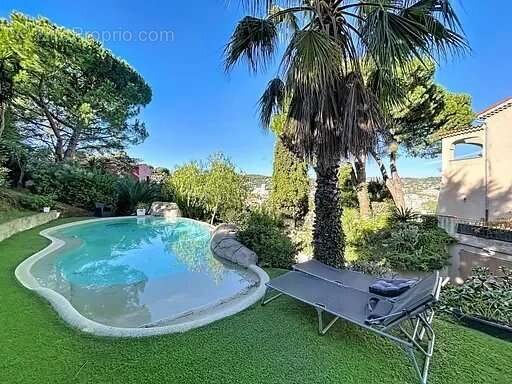 Appartement à VALLAURIS