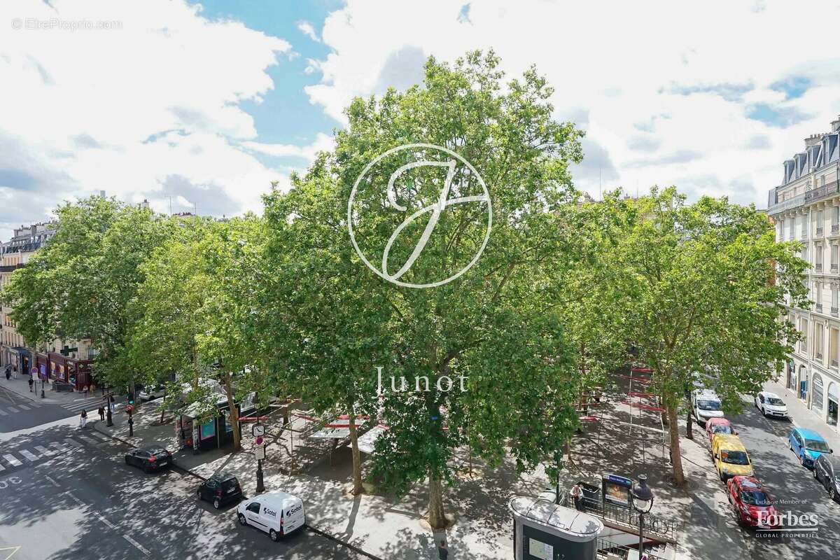 Paris 5e - PLACE MONGE - Duplex - 5 pièces - 138,18m² Carrez - 141,76m² au sol - 3 chambres - Vues dégagées - Rénové - photo 2