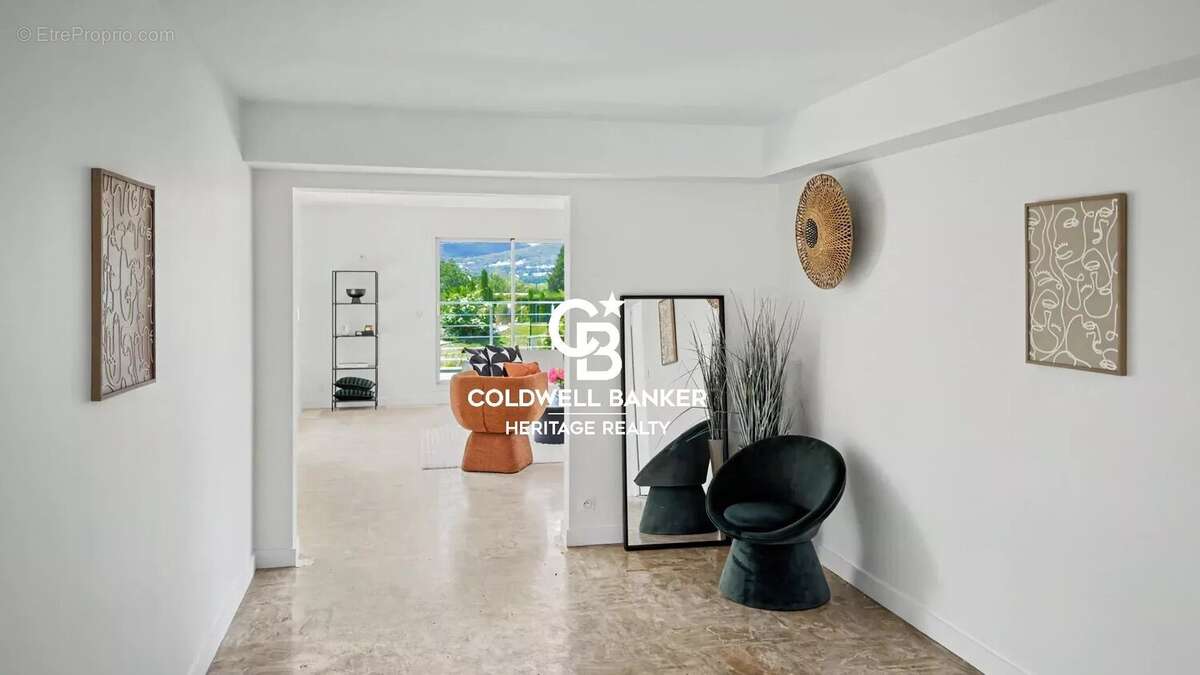 DARDILLY  – Appartement 124 m² entièrement rénové – Vue exceptionnelle sur les Monts du Lyonnais – Jardin et terrasse - photo 5