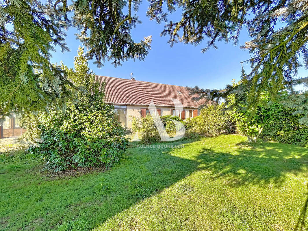 Maison à GRANDPUITS-BAILLY-CARROIS