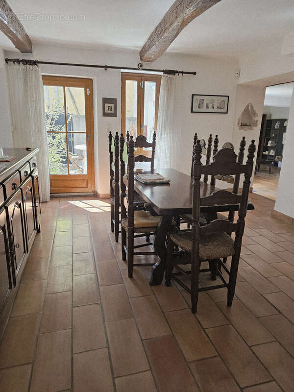 Maison à LA ROQUE-D'ANTHERON