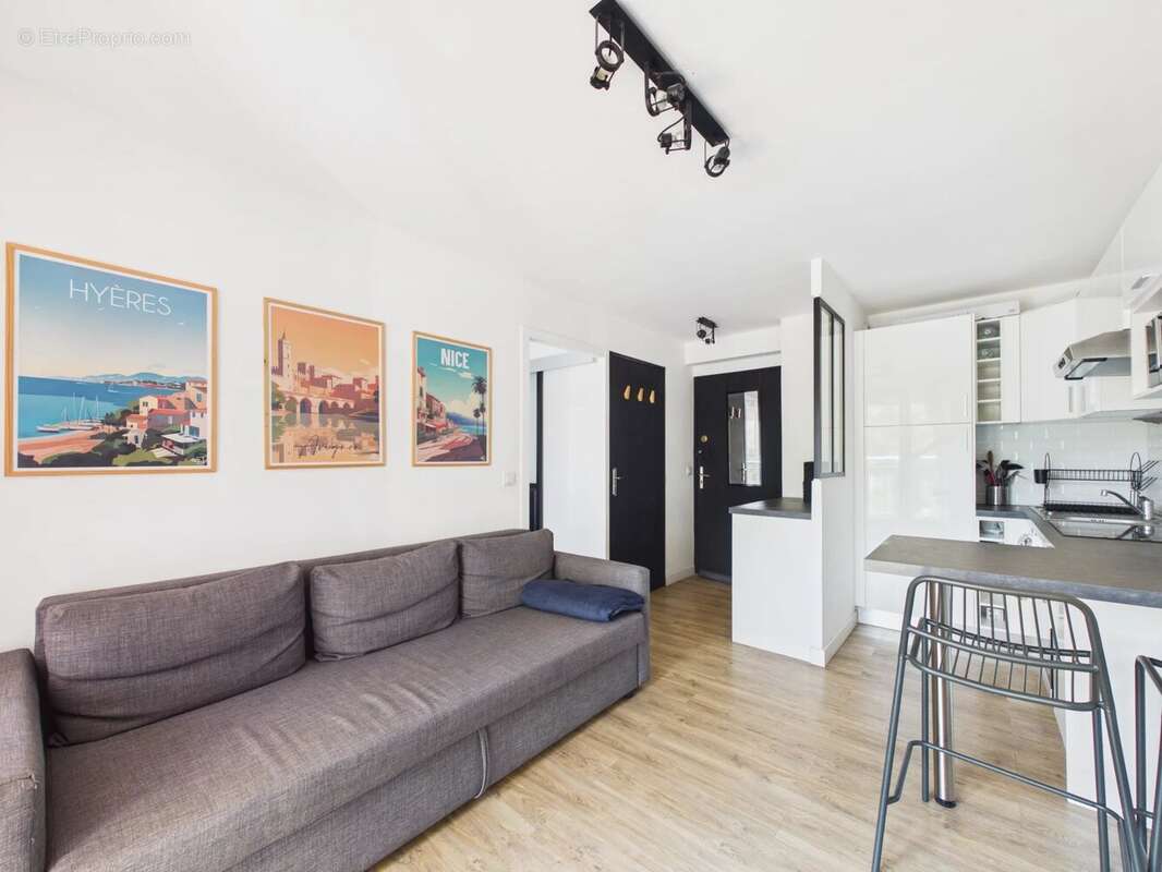 Appartement à VALLAURIS