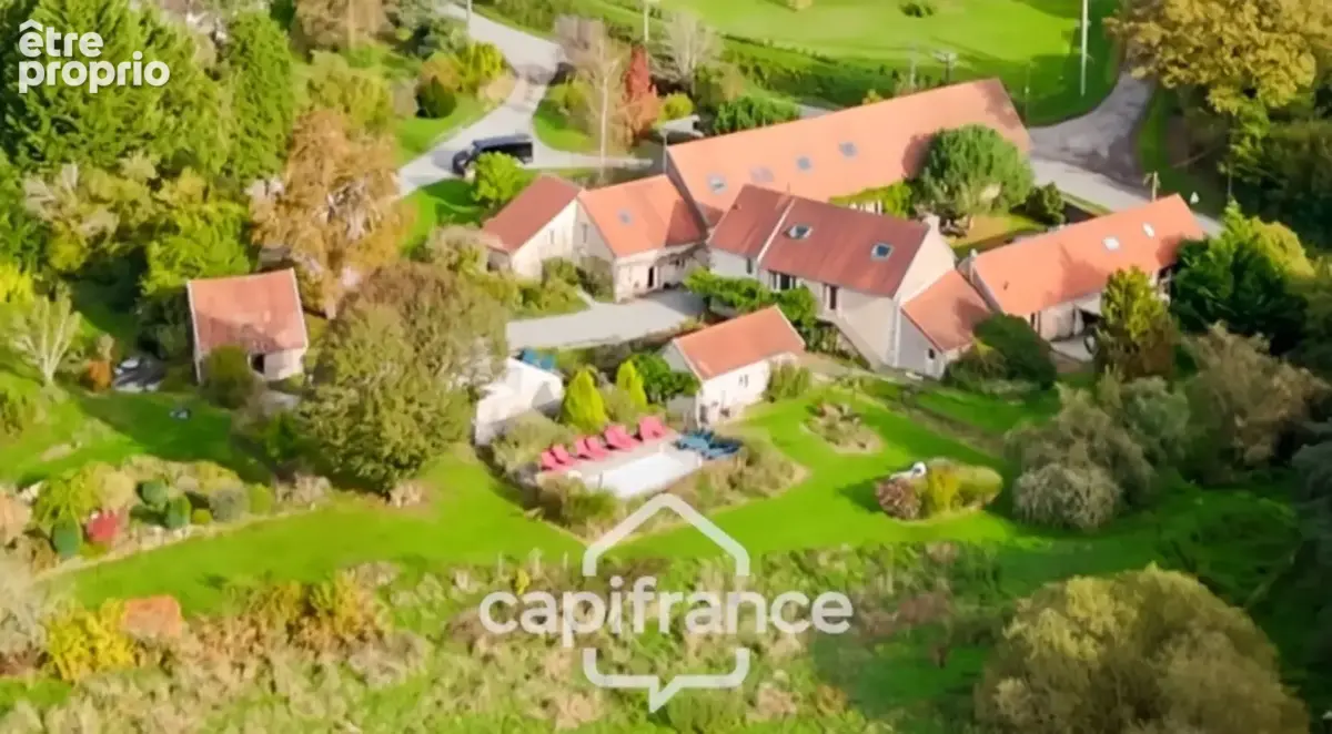 Dpt Creuse (23), à vendre Saint Vaury propriété de 590 m2 avec plusieurs logements possibles - Piscine - Dépendances - Terrain 1 - photo 1