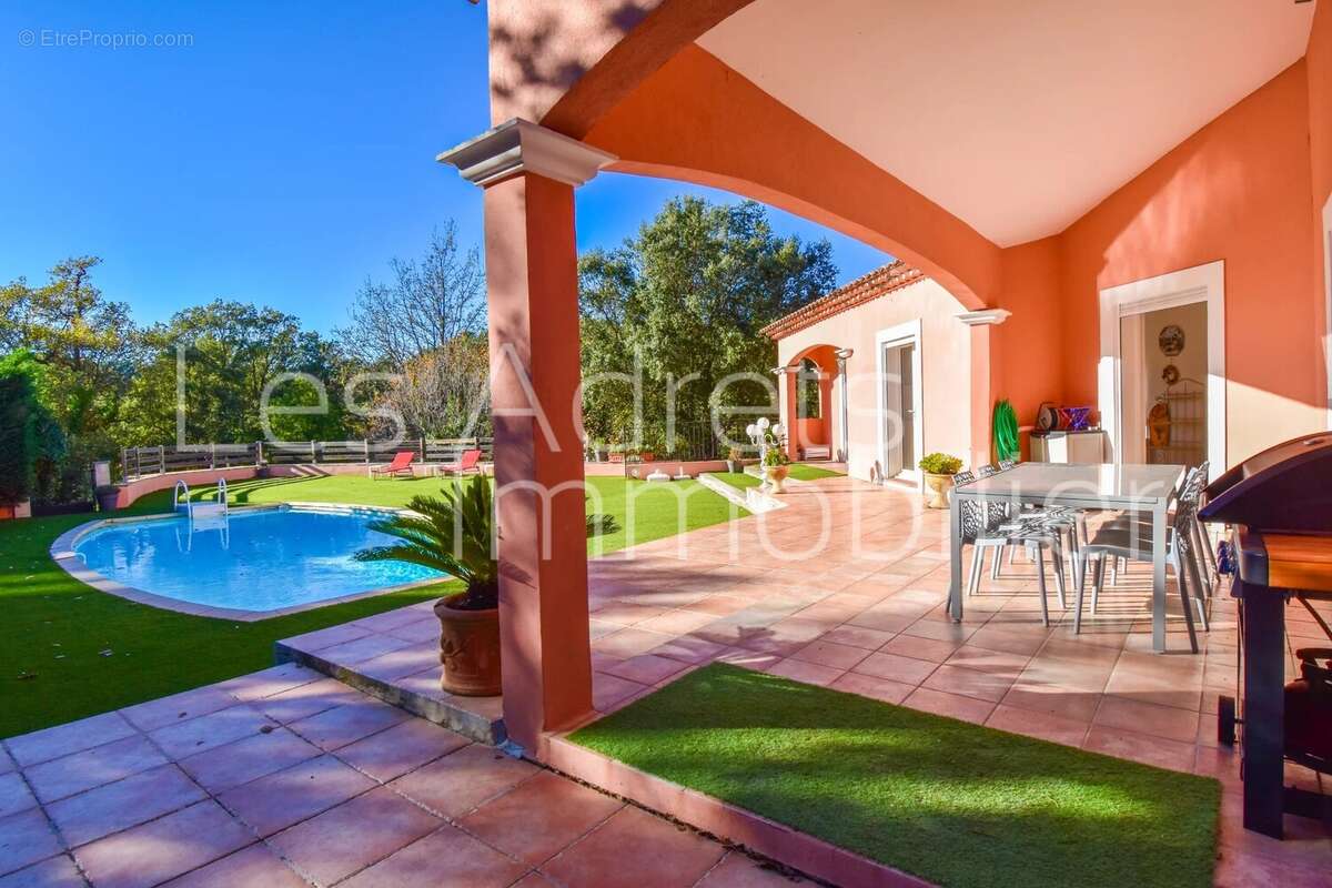 Maison à LES ADRETS-DE-L&#039;ESTEREL