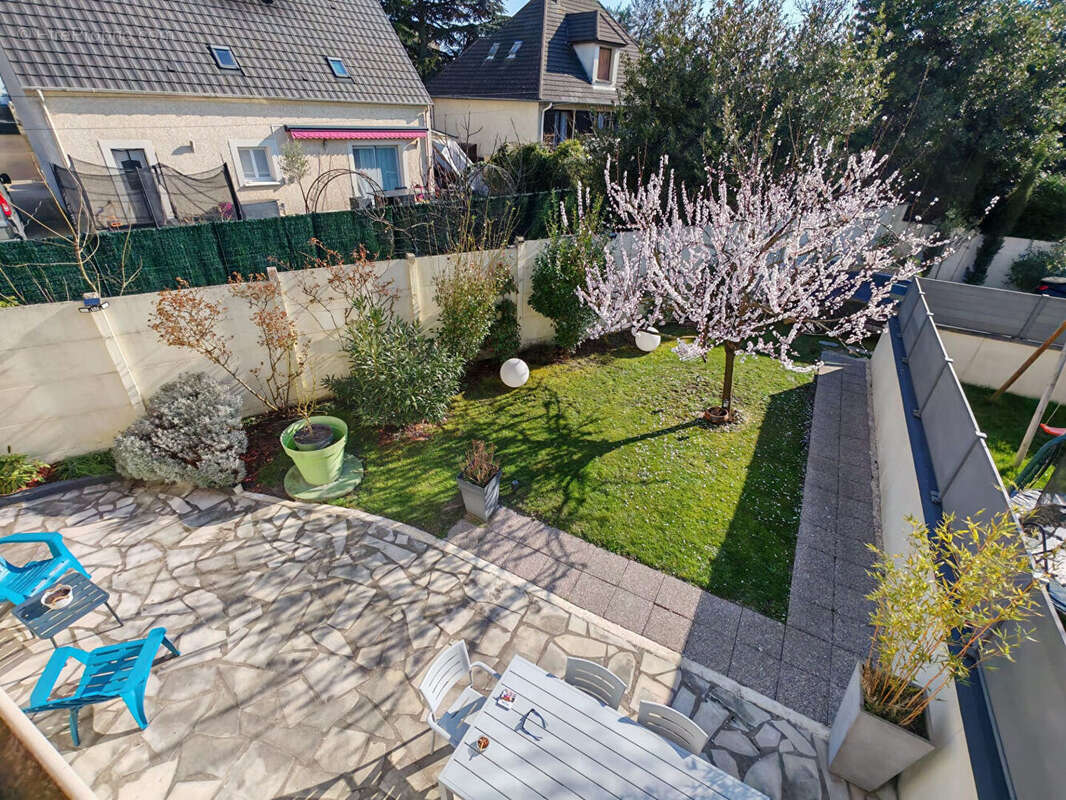 Maison à LIVRY-GARGAN