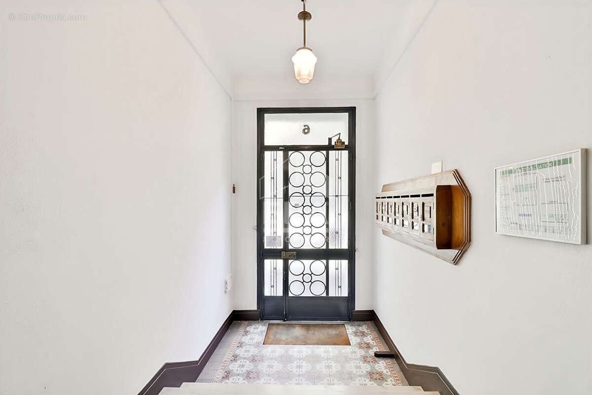 Appartement à MARSEILLE-4E