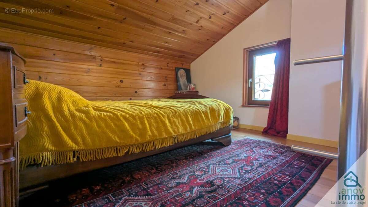 Maison à SAINT-ETIENNE-DE-CROSSEY