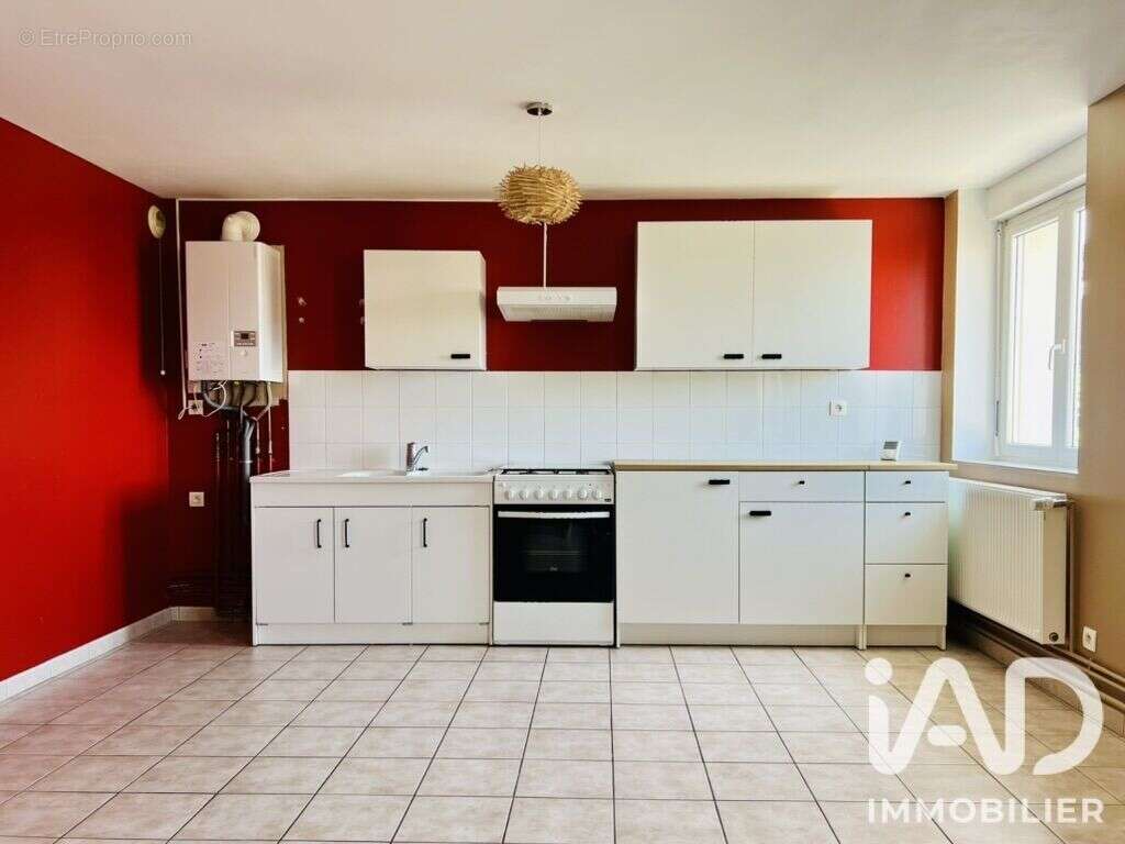 Appartement 56 m² à Saint-Laurent-De-Chamousset  - photo 3