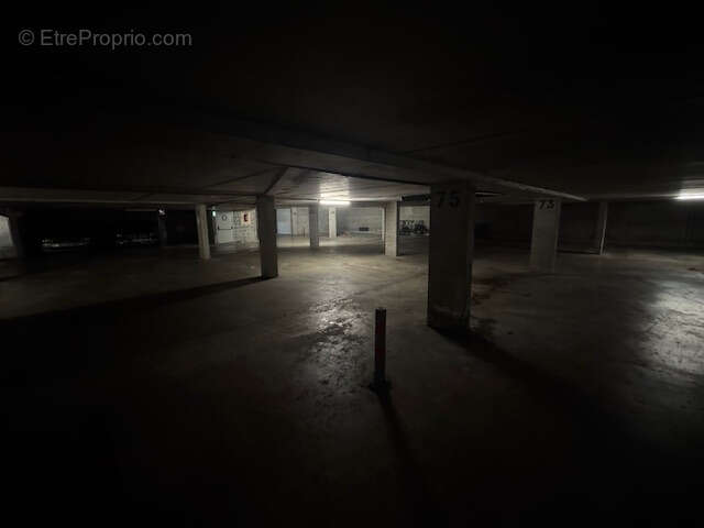 Commerce à VILLENEUVE-LOUBET