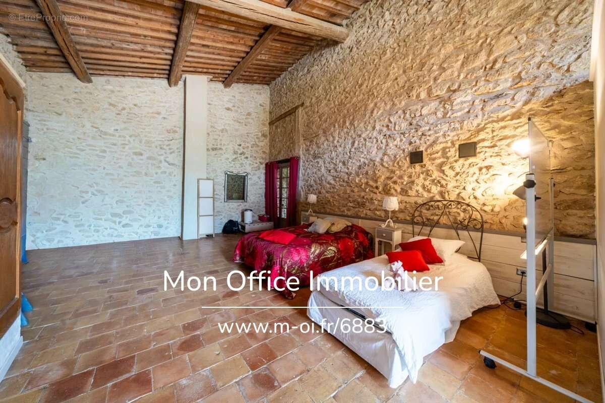 Maison à VERNEGUES