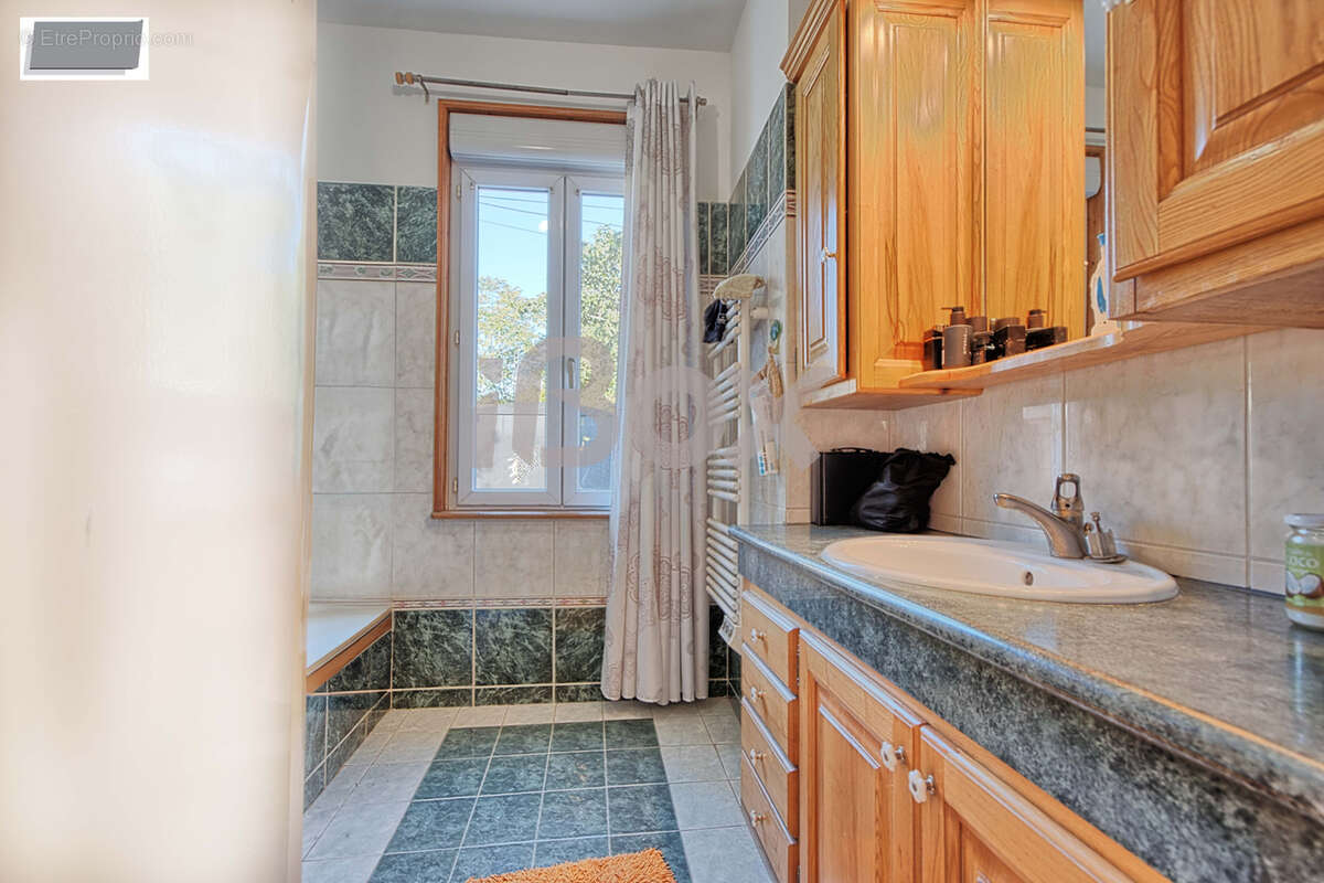 Maison à LA VALETTE-DU-VAR