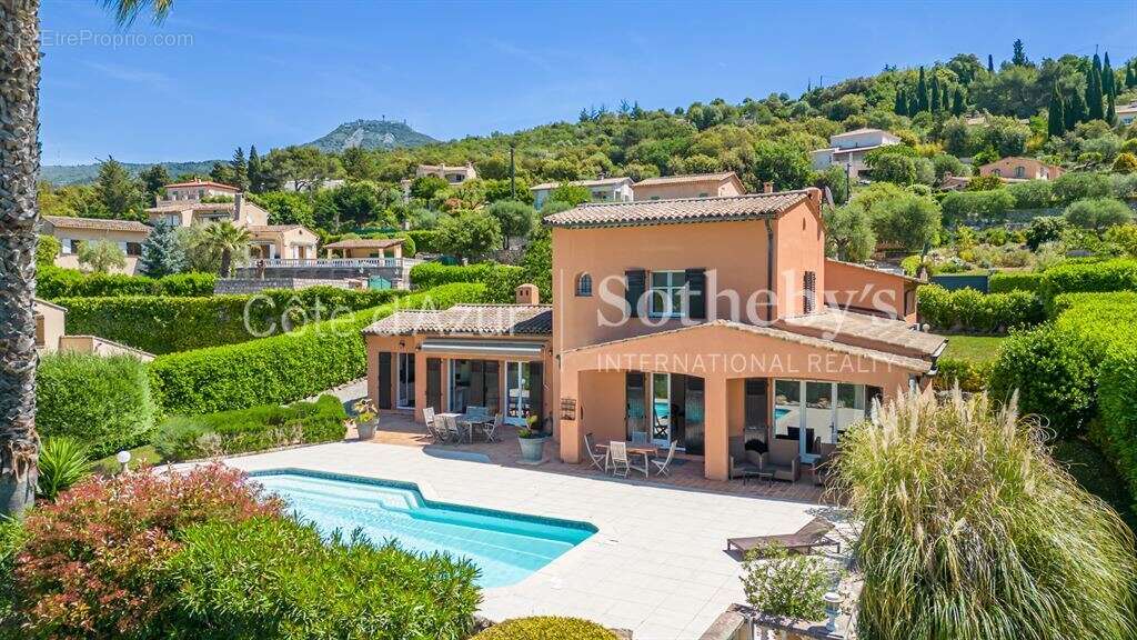 Villa de caractère avec piscine dans un domaine privé proche de Monaco - photo 5