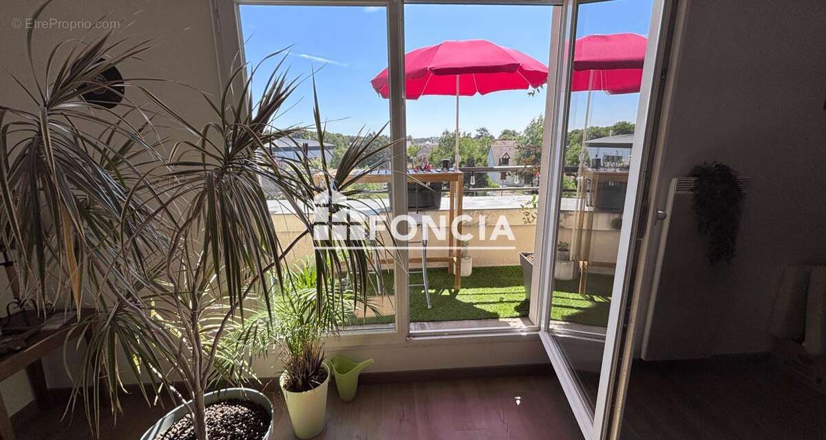 Appartement à SAINT-JEAN-DE-BRAYE