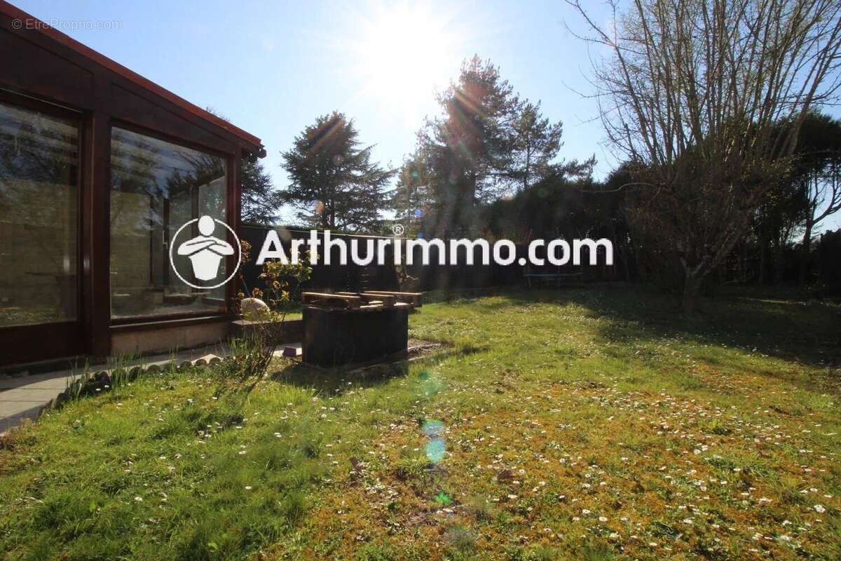 Maison à SAVIGNY-LE-TEMPLE