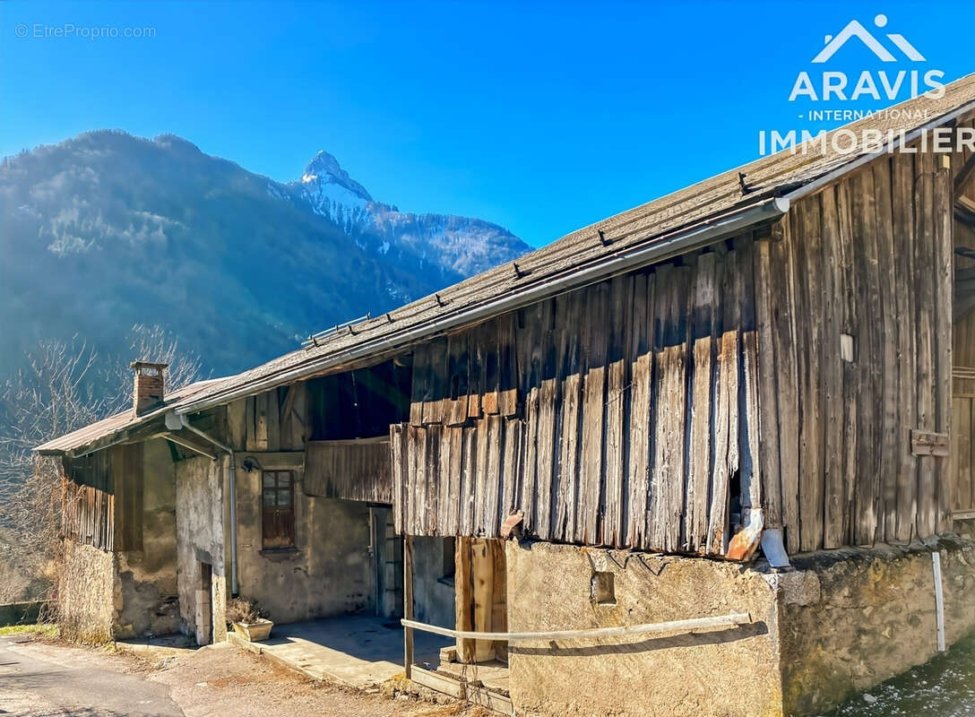 Maison à LA BALME-DE-THUY